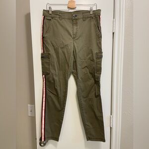 Athleta Women’s Size 10 Summit Cargo Pants